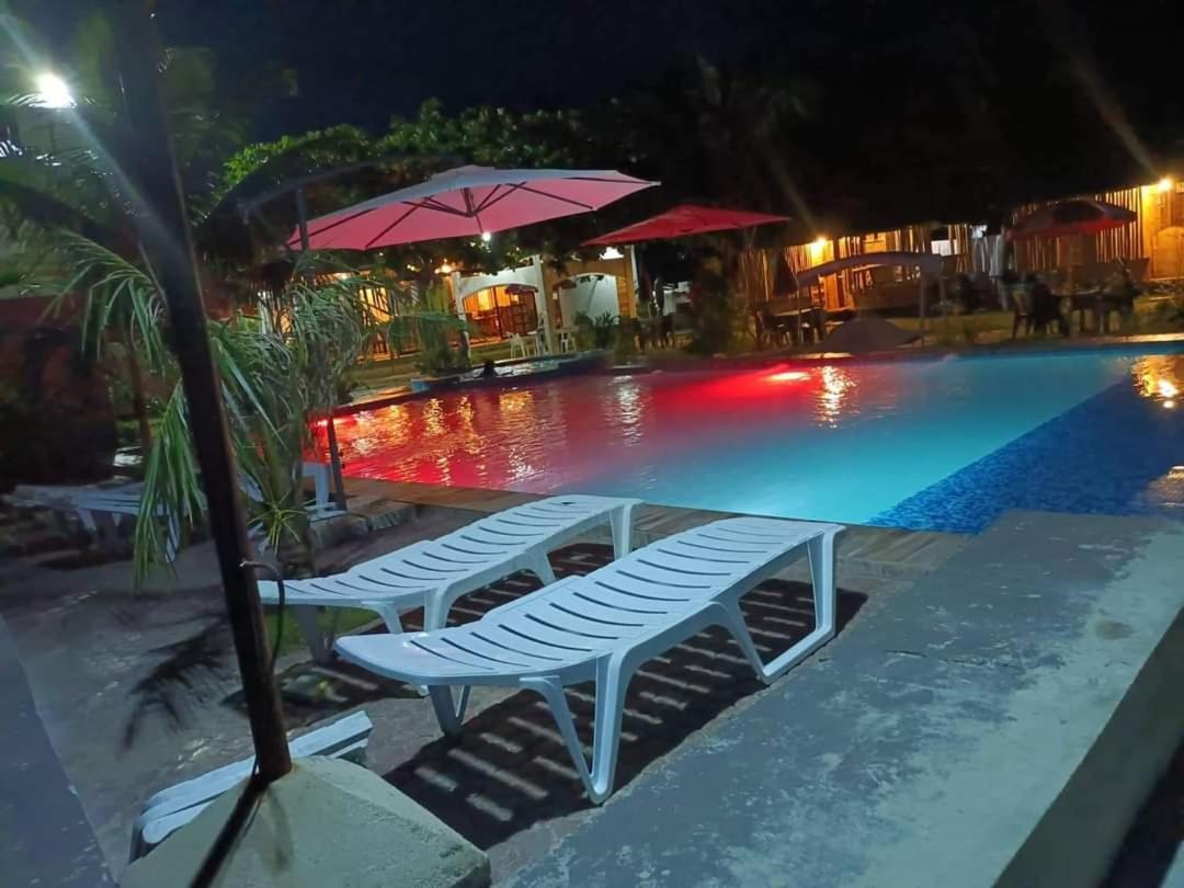 Rrj'S Beach Resort Ослоб Экстерьер фото